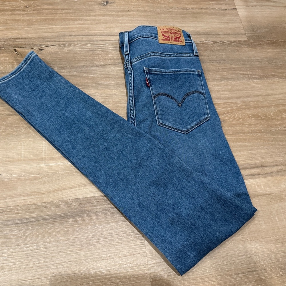 Levi’s 720 High Rise Super Skinny Jeans Size 26